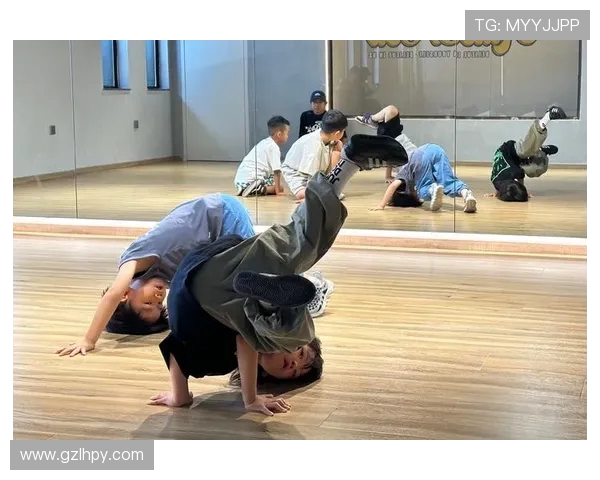 南京街舞队勇闯世界街舞大赛展现风采逆袭之旅的精彩瞬间